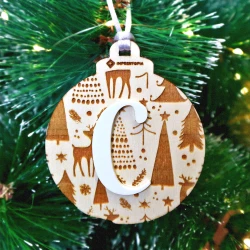 Bola de navidad detalles grabados Inicial o nombre